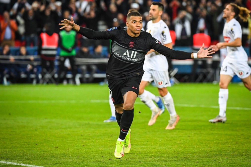 詹姆斯抓紧！骑士122-131森林狼，米切尔30+7+8空砍