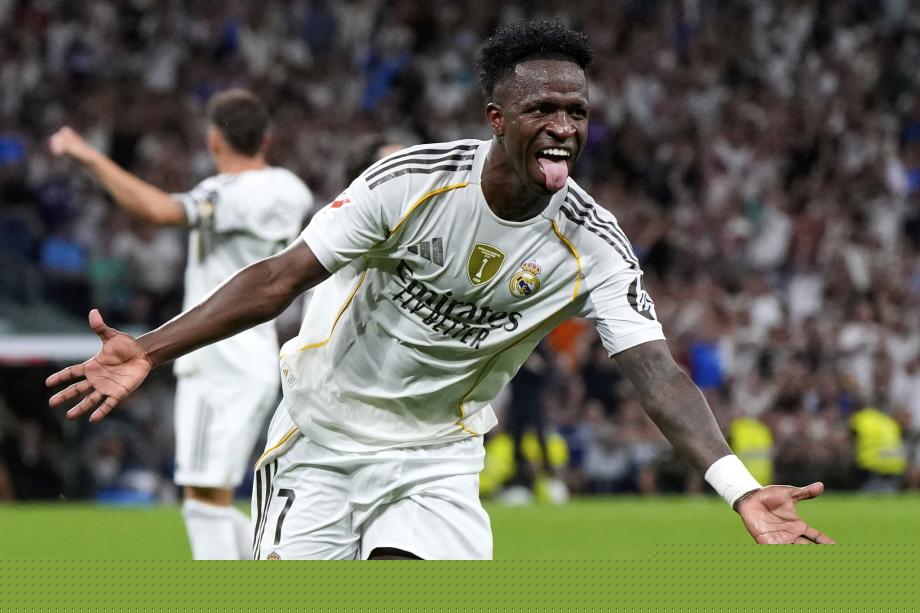 世体：诺坎普第三层看台正逐渐成形，2月可能重新开放北看台