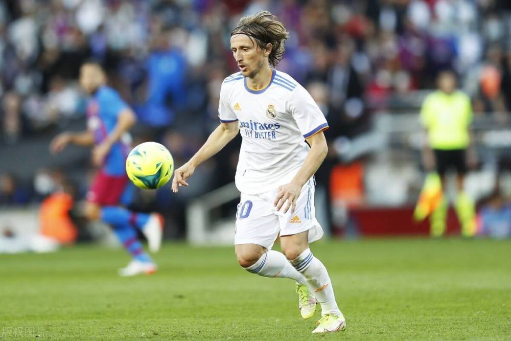 官方：拜仁从冈比亚租借18岁前锋巴拉-萨波科-恩戈